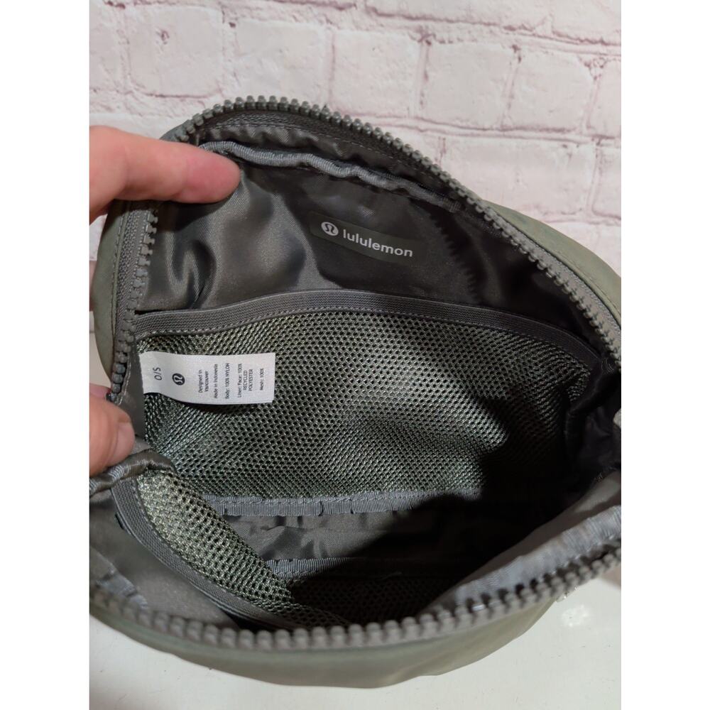 Lululemon 2L Everywhere Belt Bag Shiny Olive Army Green - Picture 11 of 12